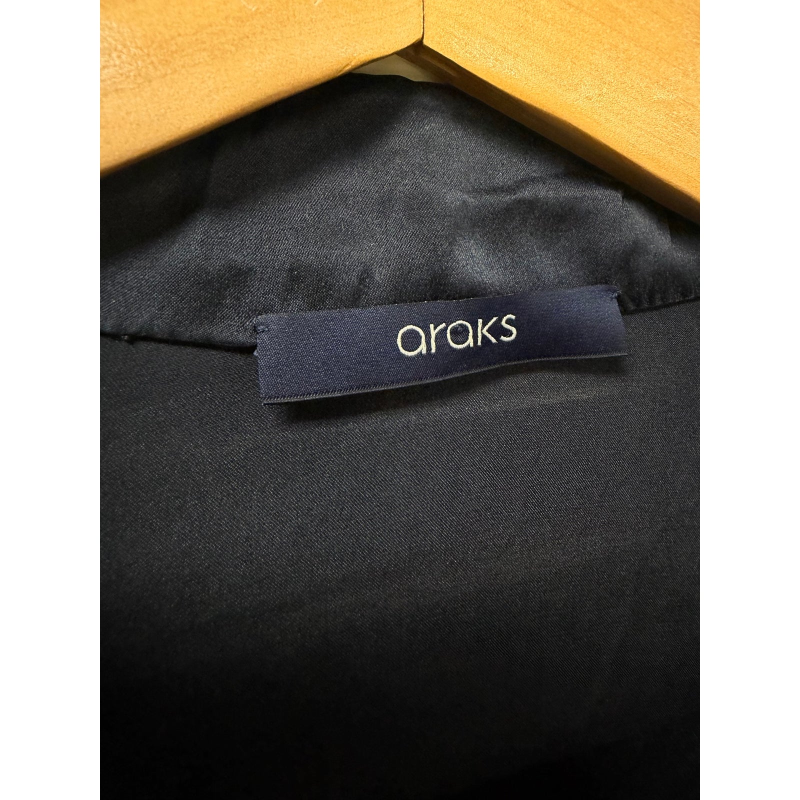 Araks Ny Luxury Navy Blue 100% Silk Kate Pajama Top L Quiet Luxury Loungewear — image 5 of 8